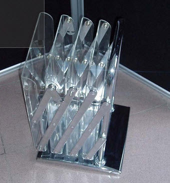 Concertina Single Sided Leaflet / Brochure Holder Easy Fold Away design Ideal for Pop up displays, trade shows, reception areas Simple, sturdy and elegant design. Economically priced. This unit is collapsible by concertina design and includes an sturdy carry bag for ease of transport. Comprises A4 x 4, acrylic brochure pockets, with chrome base and frame Each acrylic pocket internal dimensions 230mm w x 355mm h x 35mm deep
